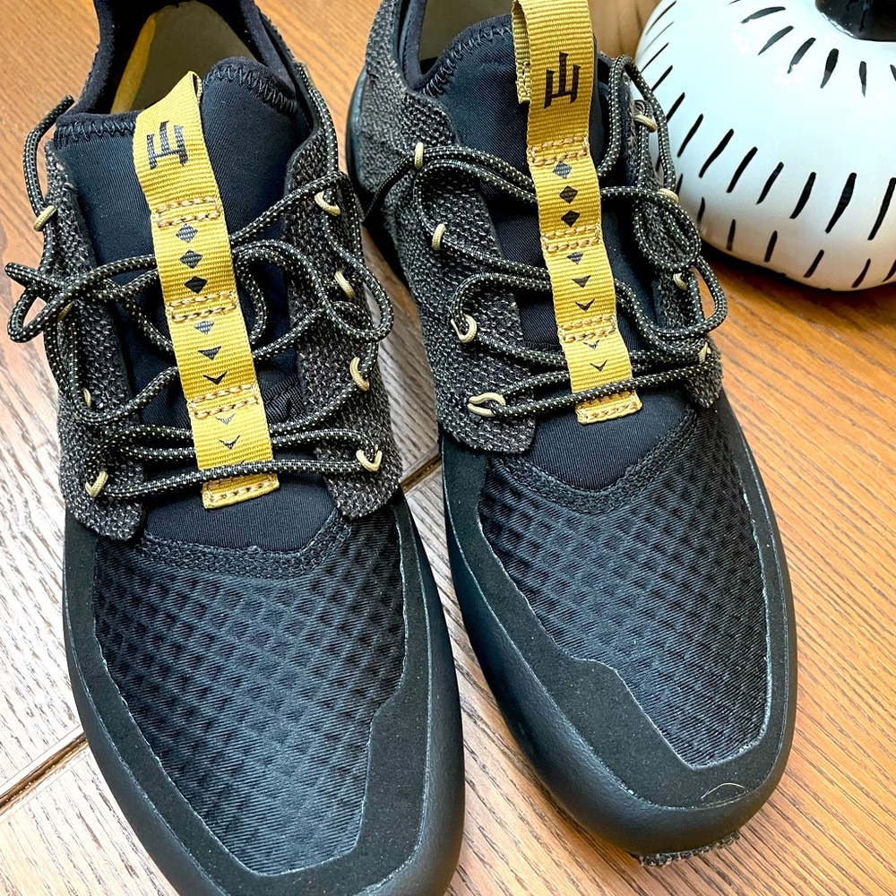 Naglev Vulcano Shoes - brand new